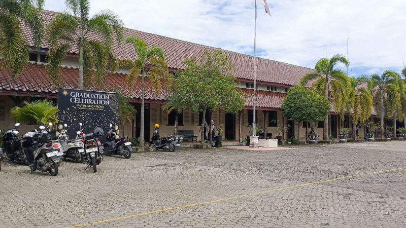 Halaman SMP Negeri 1 Blora.