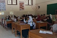 Proses belajar mengajar di SMP Negeri 1 Blora.