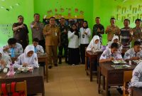 Forkompinda meninjau langsung MBG di SMP Negeri 6 Blora. 
