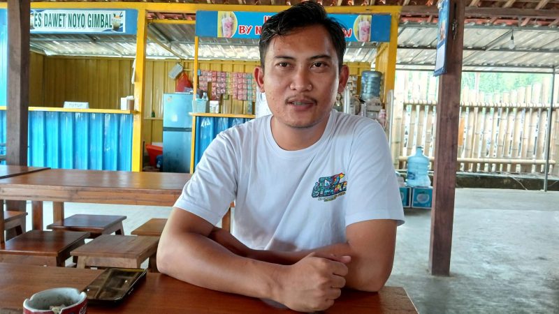 Kepala Desa Bangsri, Yananta Laga Kusuma.