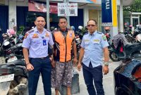 Kepala UPT Terminal Parkir Dinrumkimhub Blora, Adhitya M. Sanjaya  saat di lokasi E - Parkir seputaran Alon - Alon Blora.