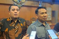 Ketua DPRD Blora, Mustopa bersama Ketua Komisi C M. Mukhlisin usai audensi dengan warga Desa Karanganyar, Kecamatan Todanan.