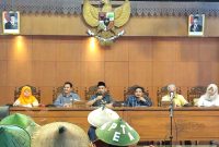 Ketua DPRD Blora, Mustopa menerima audensi petani hutan di Gedung DPRD Blora.