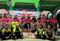 Kapolres Blora, AKBP Wawan Andi Susanto bersama Pejabat Utama (PJU) Polres dan Ketua Bhayangkari Cabang Blora menggelar kegiatan Safari Subuh di Pondok Pesantren Al - Alif Kecamatan Tunjungan, Blora.
