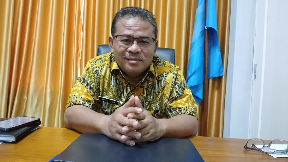 Sekretaris Dinas Pendidikan Blora, Nuril Huda diruang kerjanya.