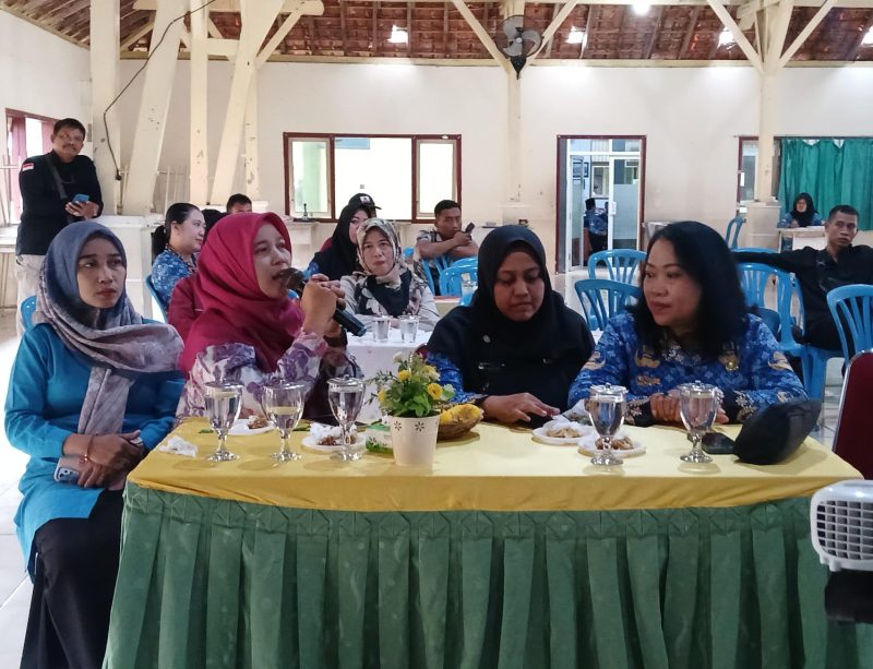 Rapat Koordinasi Ketua Paguyuban Wali Murid SMPN 1 Blora, di Aula.