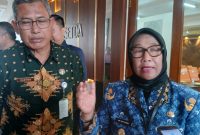Wakil Bupati Blora, Sri Setyorini didampingi Asisten dua, Dasiran di ruang Sekda Blora.