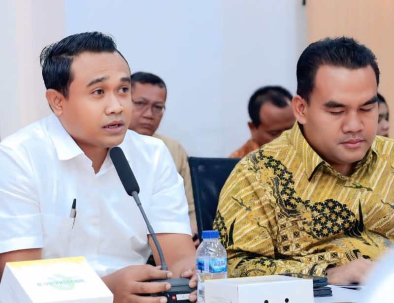 Wakil Ketua DPRD Blora, Lanova Candra Tirtaka bersama Bupati Blora Arief Rohman,