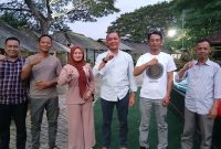 M. Muchorobin, Camat Plantungan, Kabupaten Kendal bertemu dengan Kepala Desa Plantungan di Cafe dan Resto Segoro Madu Tempuran, Blora.
