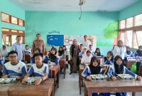 Wakil Ketua DPRD Blora, Lanova Chandra Tirtaka bersama Fraksi Gerindra melakukan kunjungan di SMP N 2 Cepu.