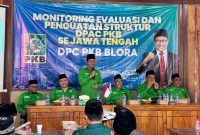 Bendahara DPW PKB Jawa Tengah, Abdul Hamid saat memberikan sambutan dihadapan kader PKB Blora.