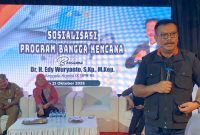 Anggota Komisi IX DPR RI Edy Wuryanto di Balai Desa Tanggel, Rhandublatung, Blora.