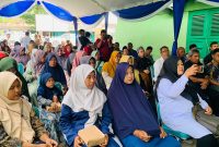 Puluhan Mustahik menerima bantuan dan pelatihan ayam petelor dari Baznas Blora.