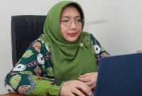 Kepala Bidang Pelayanan RSUD Blora, dr. Farida Laela di ruang kerjanya.