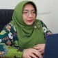 Kepala Bidang Pelayanan RSUD Blora, dr. Farida Laela di ruang kerjanya.