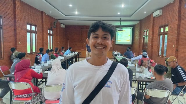 Gandeng PT Java Comved Indonesia Pengusaha Muda Asal Blora Beri Edukasi cara Beternak Ayam Petelur Bagi Peternak Rakyat