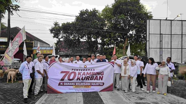 DPC Gerindra Blora Salurkan Hewan Kurban