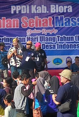 Ribuan Peserta Tumpah Ruah di Jalan Sehat Massal HUT PPDI Blora, Honda Beat Jadi Rebutan