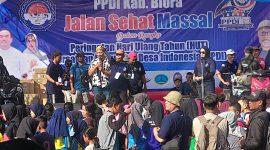 Gelaran pelaksanaan kegiatan jalan sehat HUT PPDI Blora di Alon - Alon Blora yang diikuti ribuan Peserta.