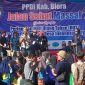 Gelaran pelaksanaan kegiatan jalan sehat HUT PPDI Blora di Alon - Alon Blora yang diikuti ribuan Peserta.